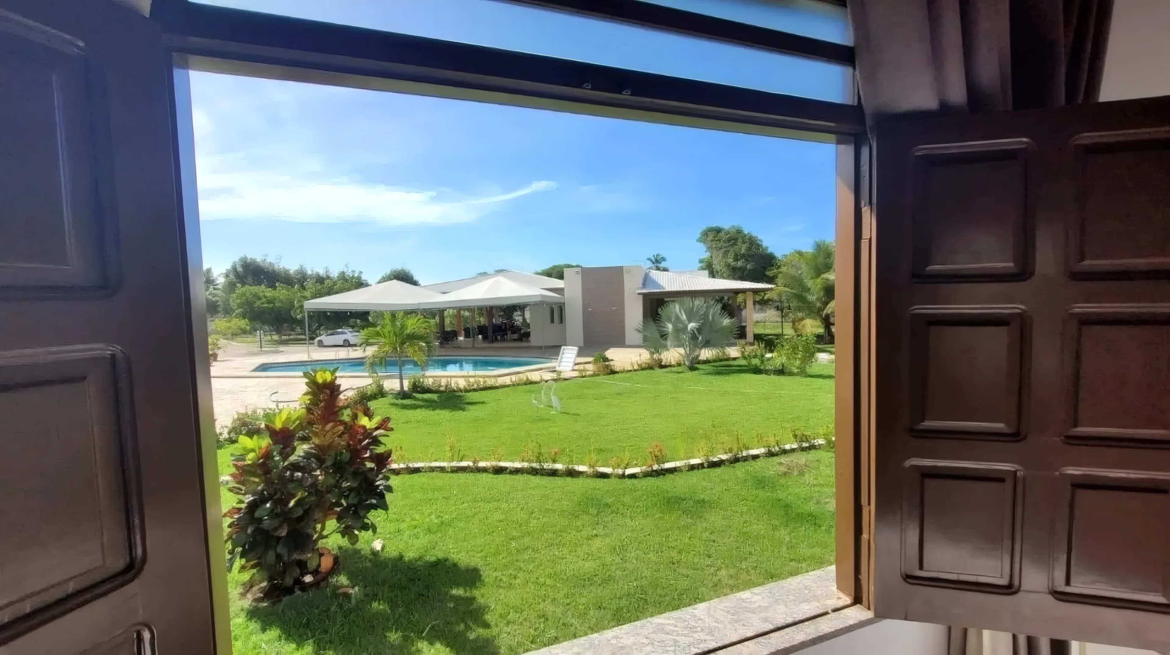 Casa 7/4 com piscina na praia 5 suítes