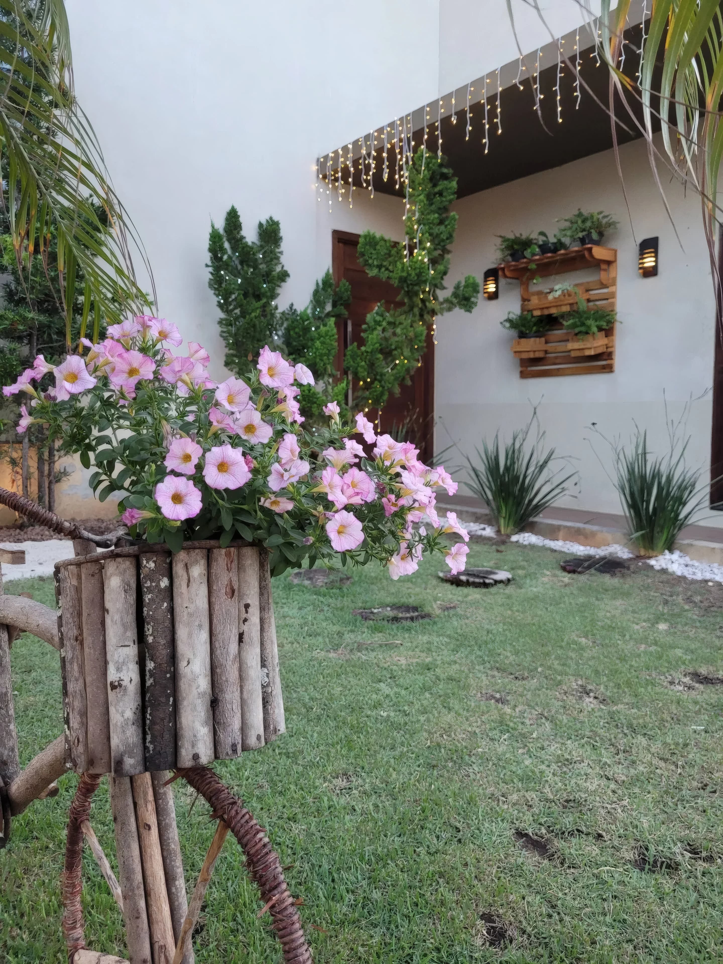 Casa mobiliada 4/4 cond. fechado a 500 mt do mar!